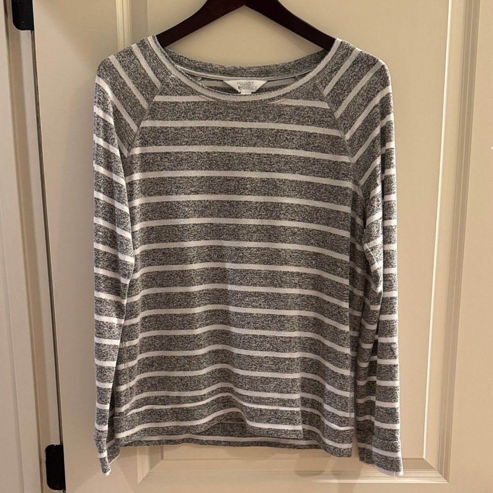 Market & Spruce Heathered Gray and White Striped Thin Sweater